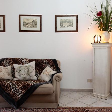 Favoloso Appartamento In Villa Monterosi Exterior foto