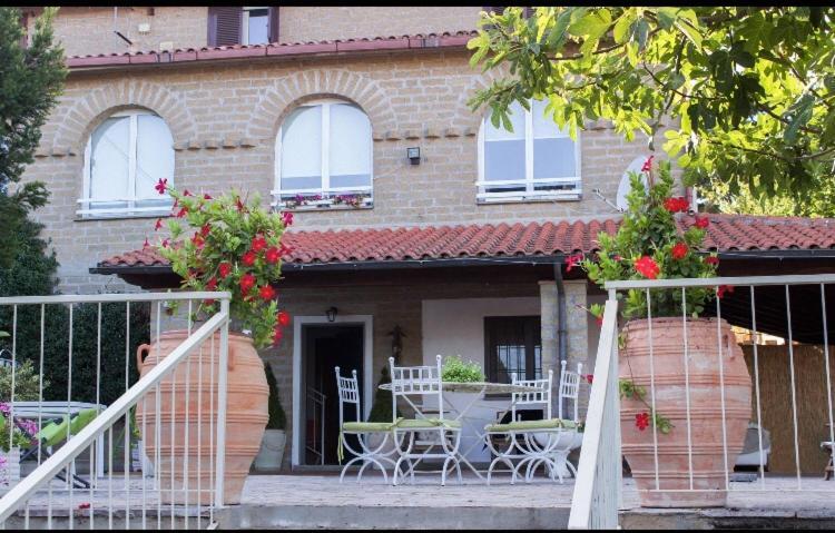 Favoloso Appartamento In Villa Monterosi Exterior foto
